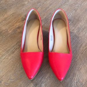 Red Pumps with Kitten Heel
